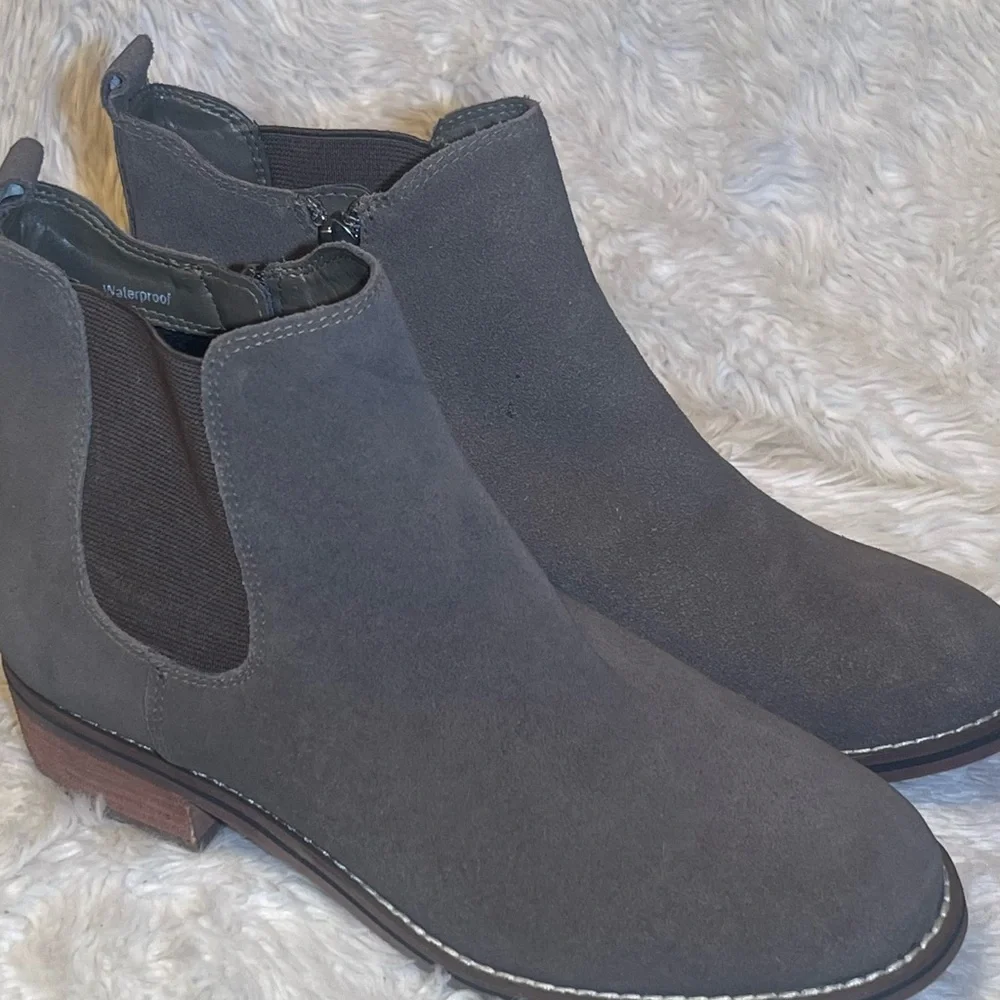 Aqua college women’s waterproof ankle boots size 7